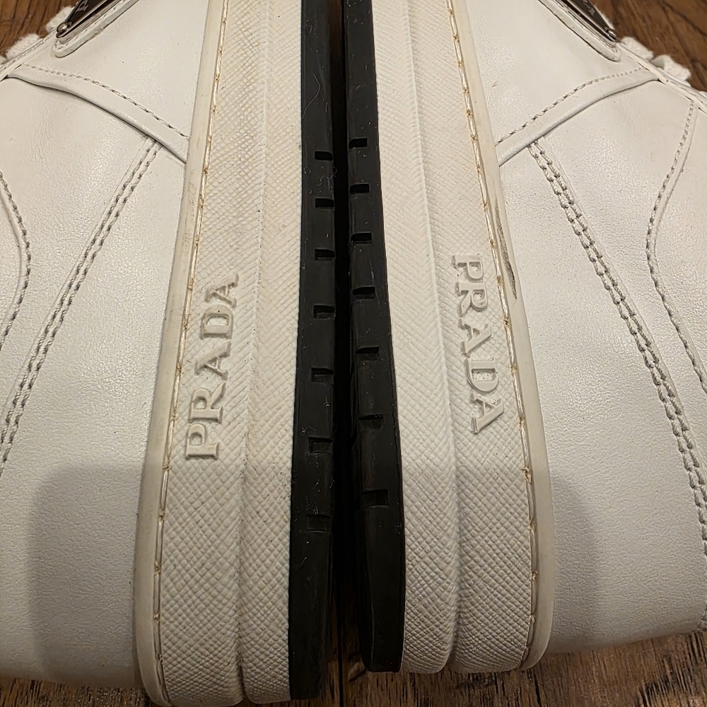💯 Authentic Prada White and Black Leather Sneakers - Picture 12 of 15